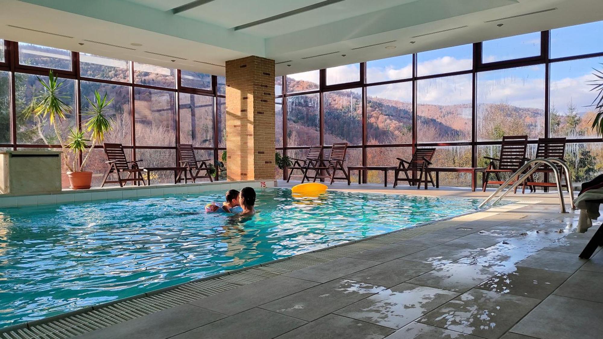 Hotel Valea Cu Pesti Căpăţîneni-Ungureni Exteriér fotografie