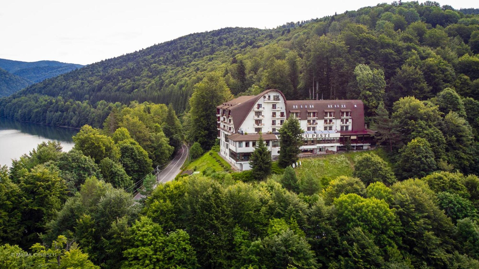Hotel Valea Cu Pesti Căpăţîneni-Ungureni Exteriér fotografie