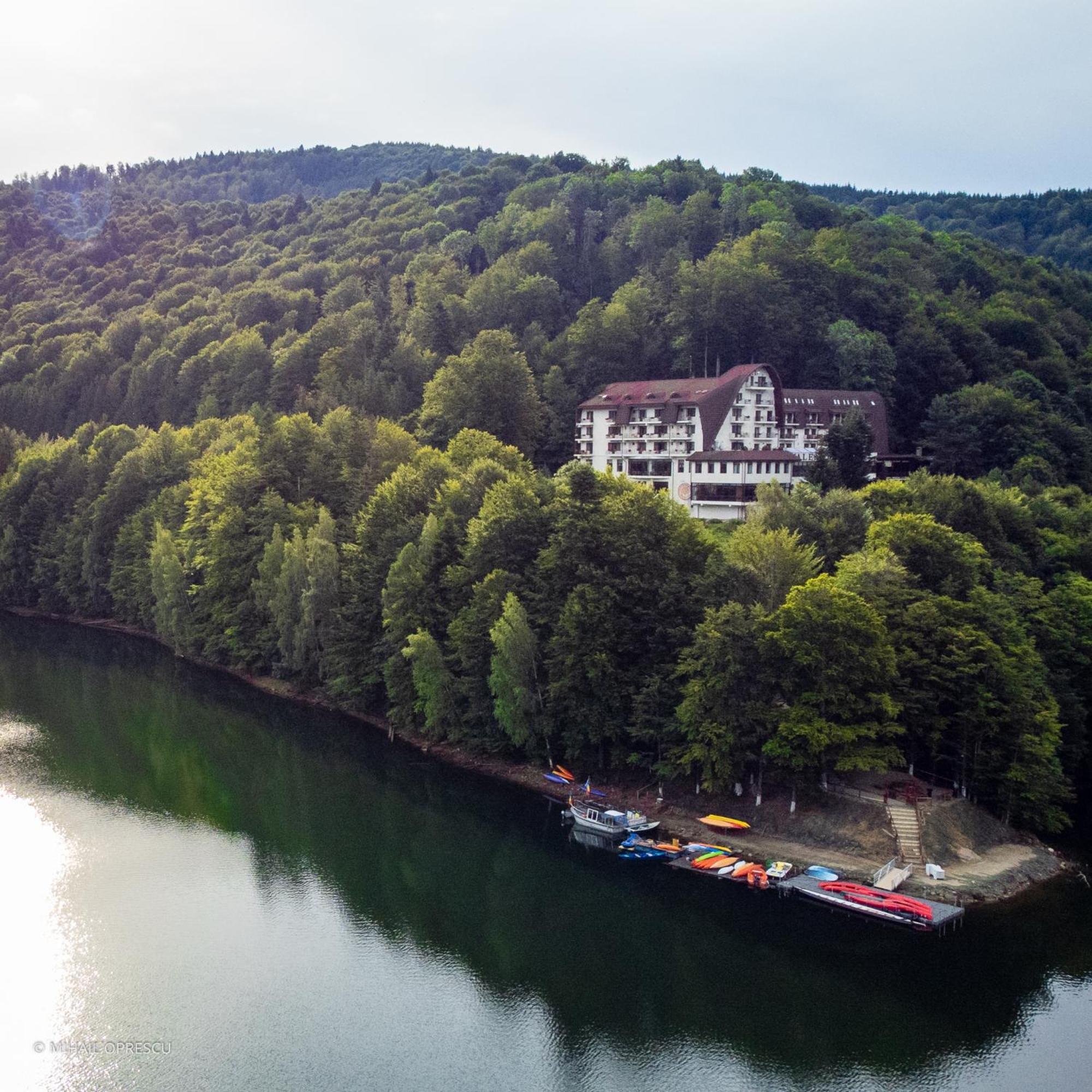 Hotel Valea Cu Pesti Căpăţîneni-Ungureni Exteriér fotografie