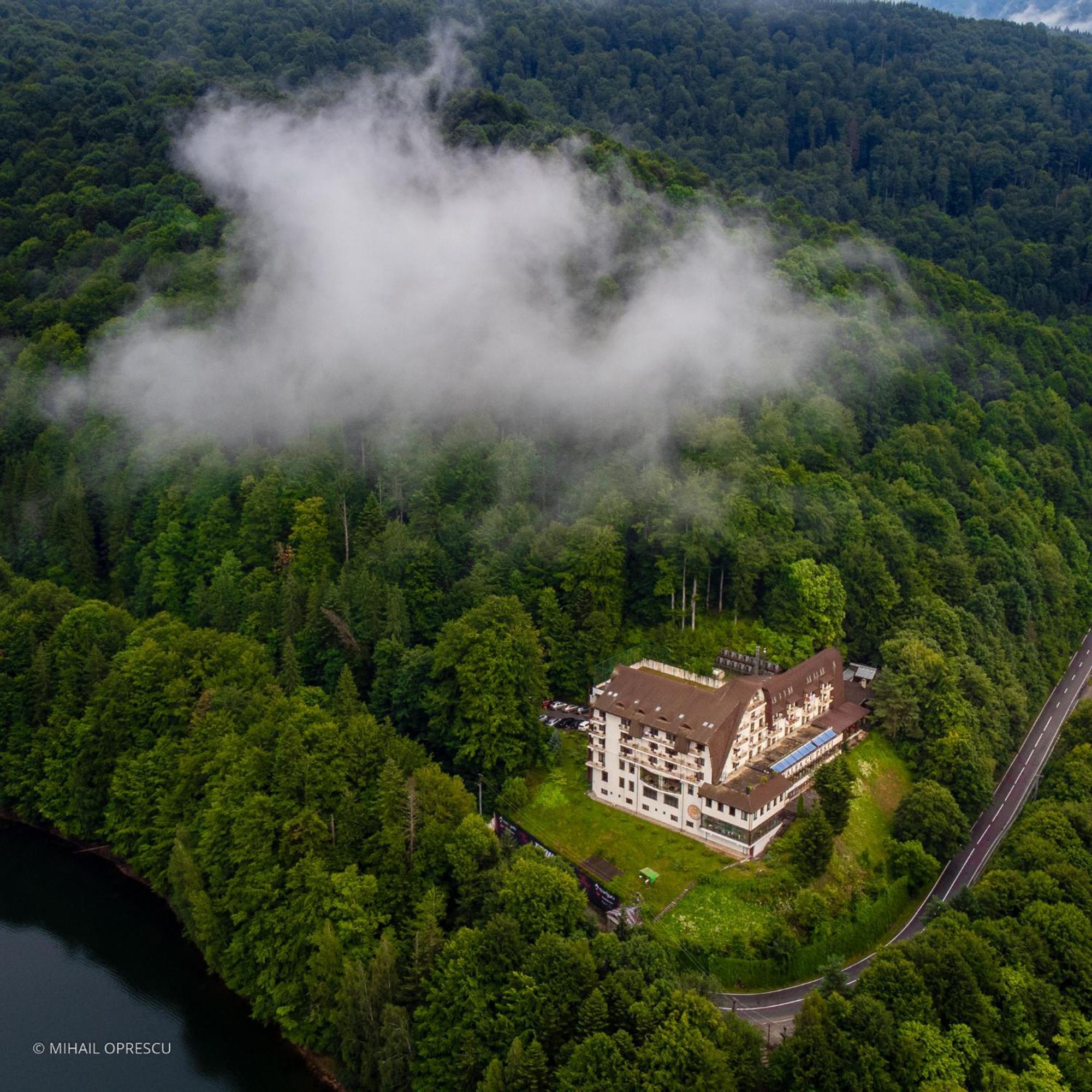 Hotel Valea Cu Pesti Căpăţîneni-Ungureni Exteriér fotografie