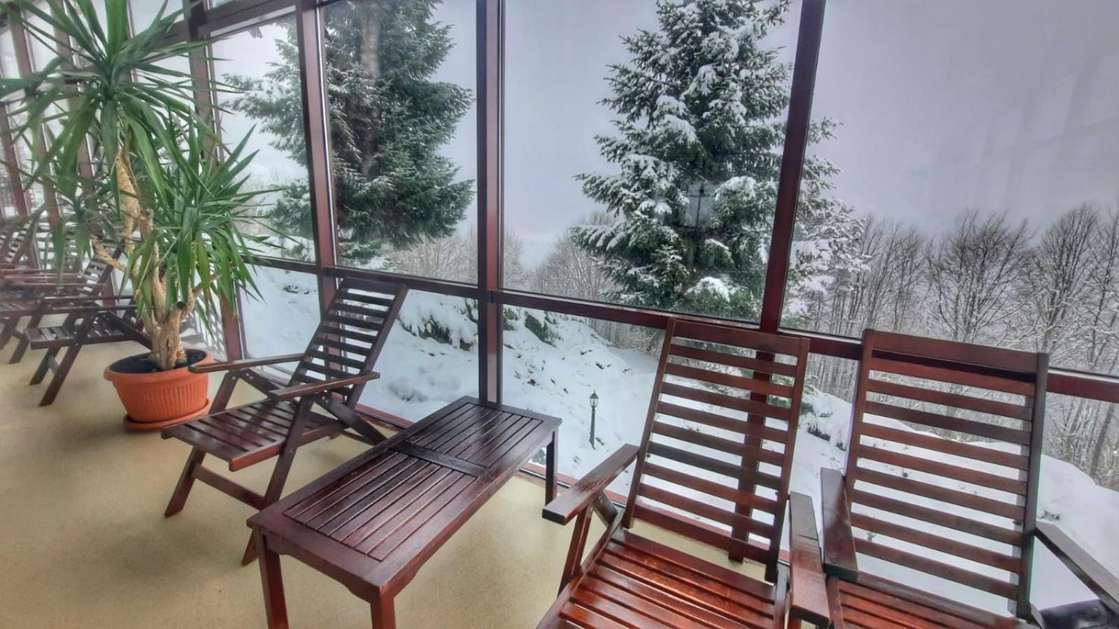 Hotel Valea Cu Pesti Căpăţîneni-Ungureni Exteriér fotografie