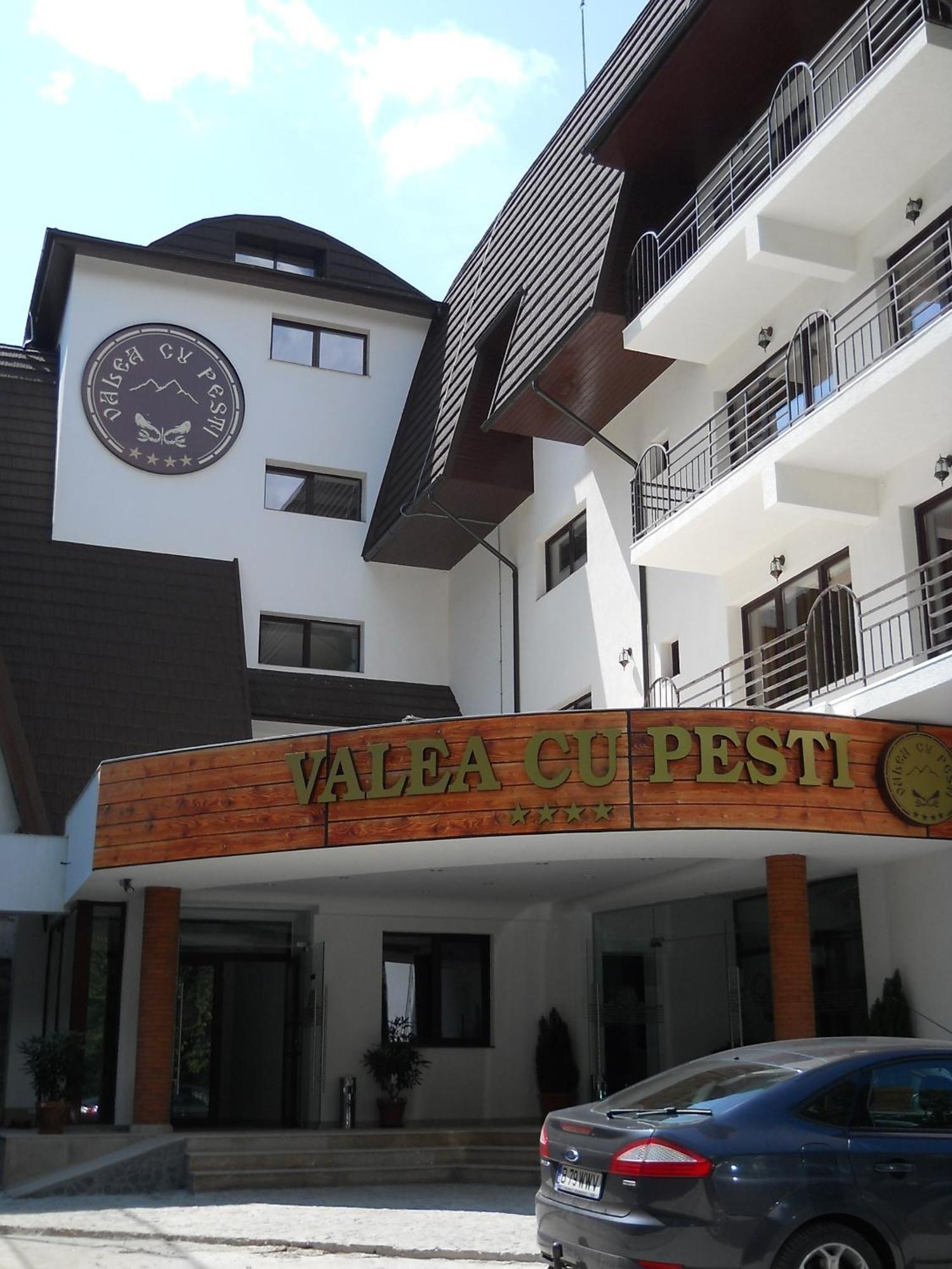 Hotel Valea Cu Pesti Căpăţîneni-Ungureni Exteriér fotografie