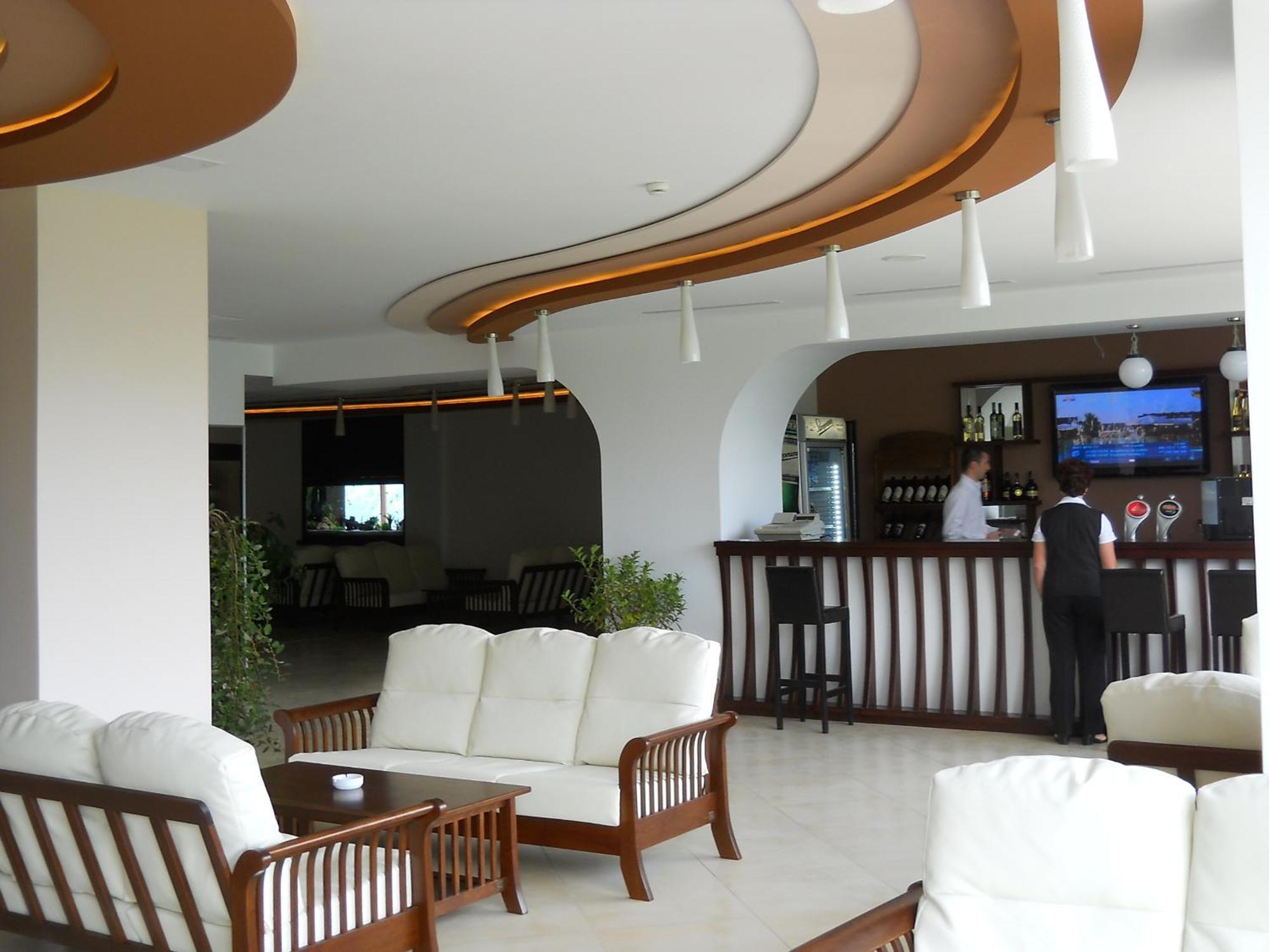 Hotel Valea Cu Pesti Căpăţîneni-Ungureni Exteriér fotografie